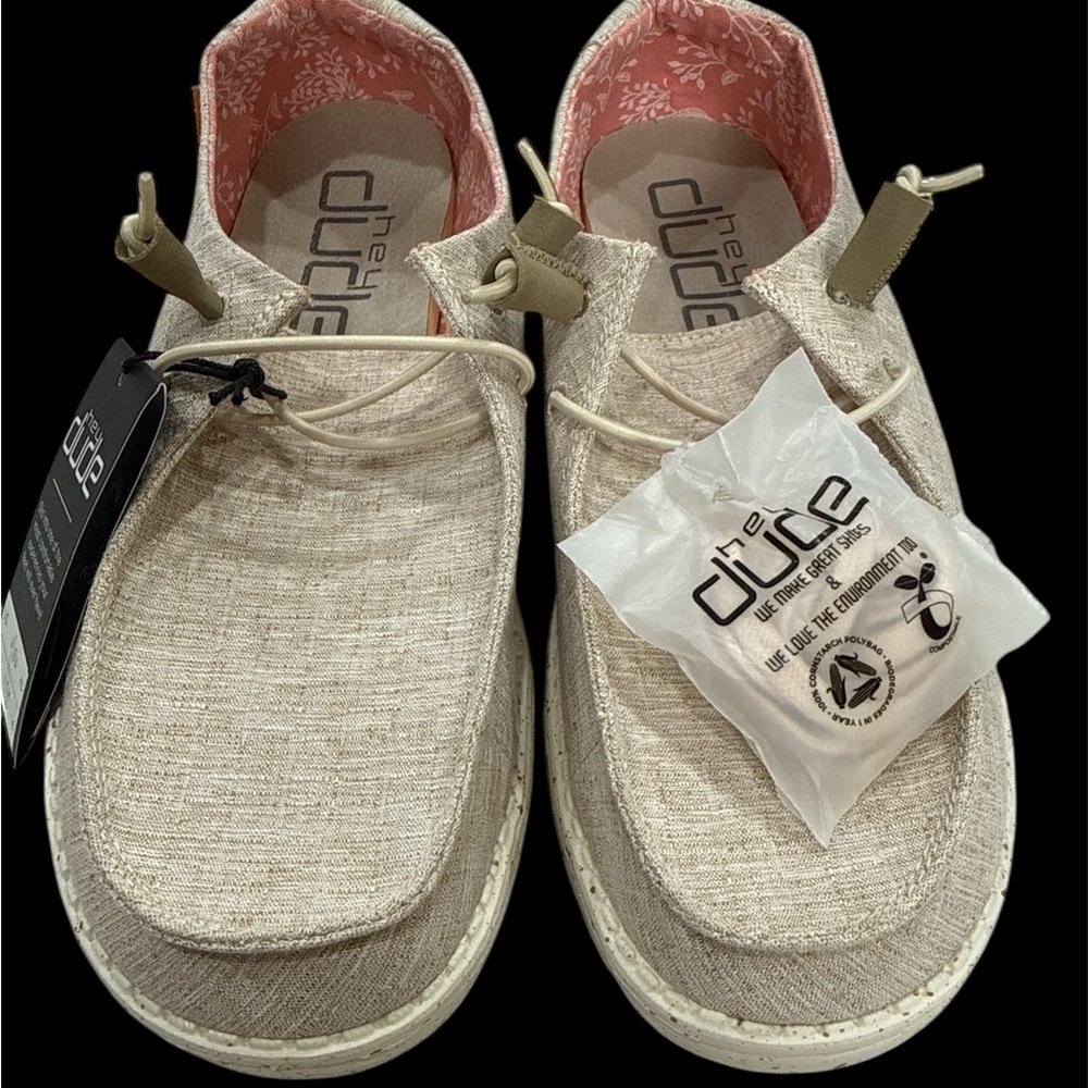 Hey Dude Tan Shoes woman’s size 9 New w Tags
